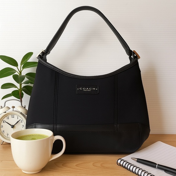 COACH NEO ZIP HOBO, No. 6210 - Picture 3 of 9